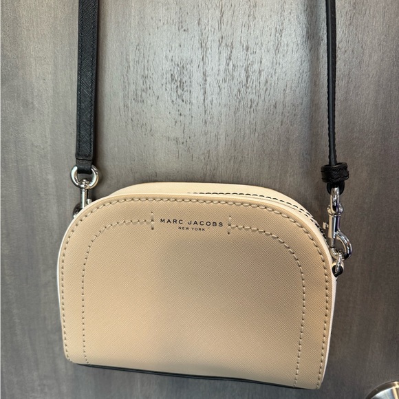 Marc Jacobs Handbags - Marc Jacobs Women's Leather Crossbody Bag in Beige, Cream, and Black.
